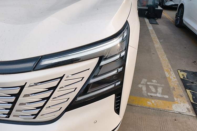 Used CHANGAN CS75 PLUS 2025 4th Generation UItra 2.0T New Blue Whale Smart Intelligent Powertrain Version
