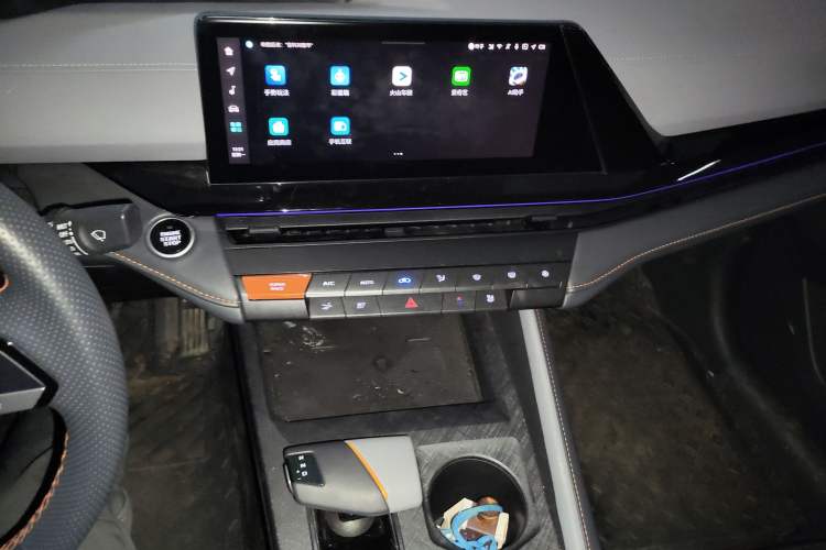 Used CHANGAN UNI-V 2022 1.5T Smart Navigation Version
