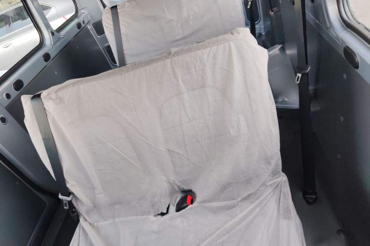 Used Wuling Yangguang 2025 Model 400km Bus Edition—Comfort Edition
