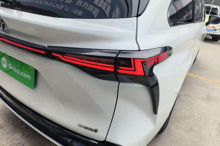 Used Toyota SIENNA 2021 2.5L Hybrid Comfort Edition