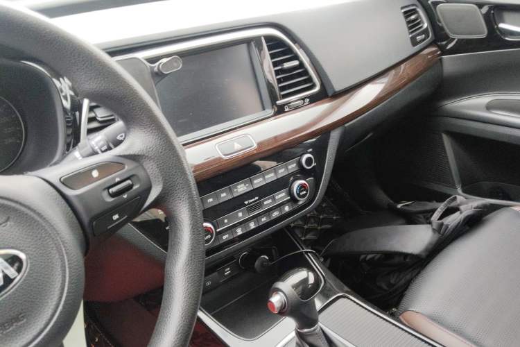 Used Kia K3 (Kai Shen) 2017 1.8L Automatic GLS Audio And AC Panel