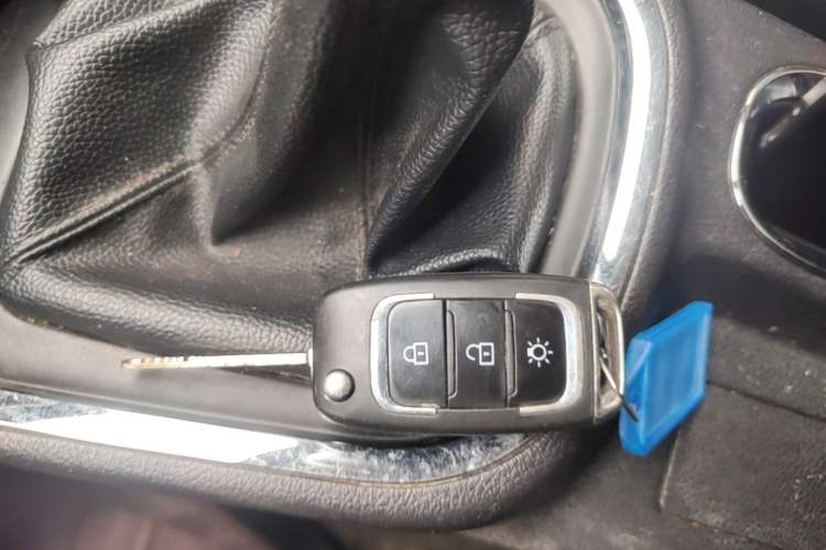 Used Jinbei Gold Hiace 2021 1.5L Passenger Van Travel Lion 6-Seater