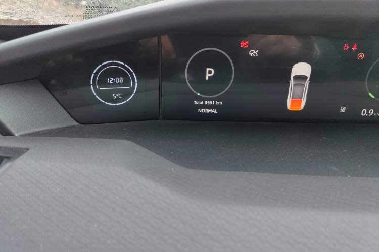 Used Changan UNI-V 2023 1.5T Premium Model
