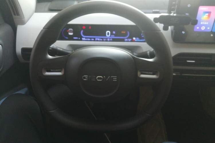 Used Geely Galaxy Panda 2023 Panda Mini 200km Endurance Bear Steering Wheel