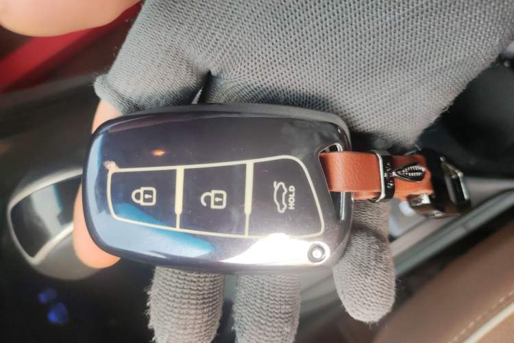 Used Hyundai Santa Fe 2017 2.0T Automatic All-Wheel Drive Smart 7-Seater
