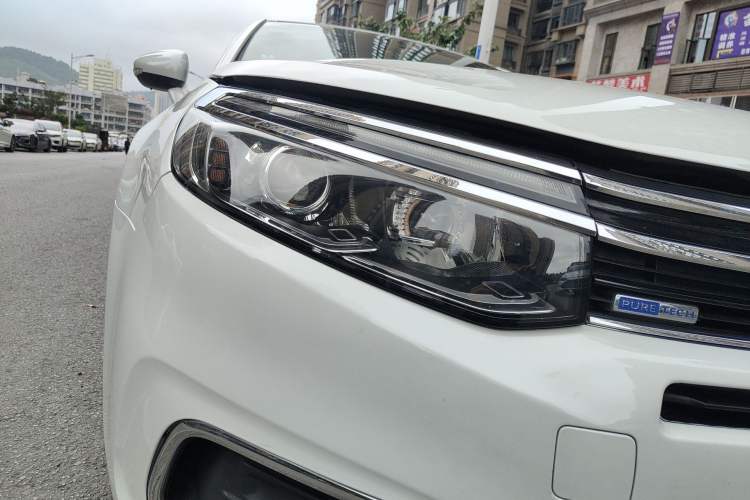 Used Citroen C5 2017 350THP Automatic Comfort Model Right Front Headlight