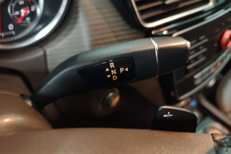 Used Mercedes-Benz GLE 2018 GLE 400 4MATIC Exclusive Edition Gear Lever