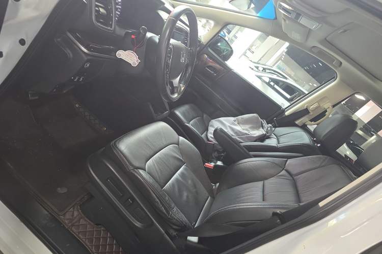 Used Honda Odyssey 2015 Updated Version 2.4L Smart Edition Left Front Seat