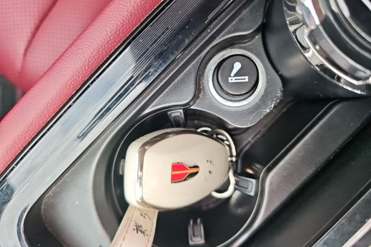 Used Hongqi H5 2024 1.5T DCT Smart Connect Flagship Edition
