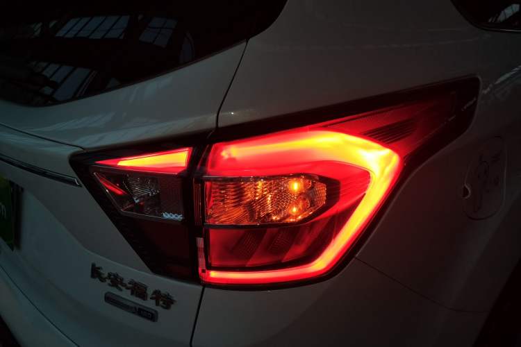 Used Ford Kuga 2019 EcoBoost 180 Two-Wheel-Drive Titanium Plus Model China VI Standard Right Rear Taillight