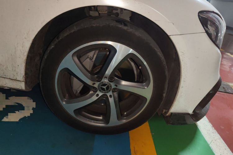 Used Mercedes-Benz E-Class 2019 E 300 L Sporty and Stylish Model