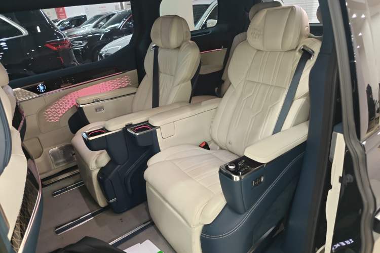 Used Zeekr 009 2022 Revised WE Version Interior 4