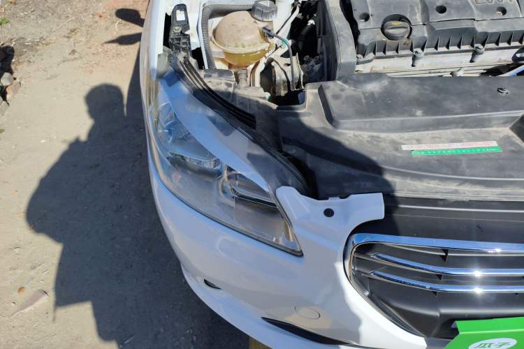 Used Peugeot 301 2014 1.6L Manual Comfort Edition Right Front Headlight