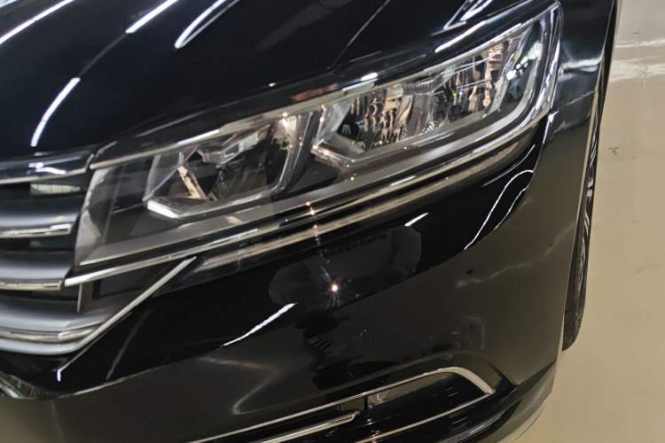 Used Volkswagen Phideon 2018 Revised Version 380TSI Two-Wheel Drive Business Edition Left Front Headlight