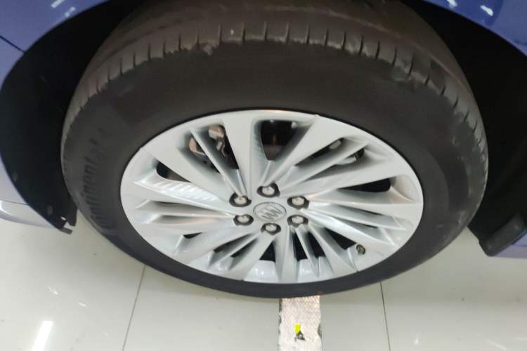 Used Buick Century 2023 2.0T Six-Seater Yinshi Edition
