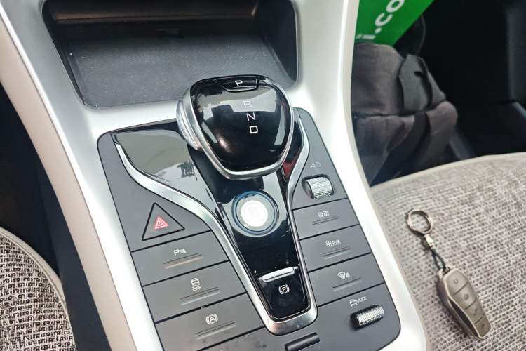 Used BYD Song Pro New Energy 2024 HONOR Edition DM-i 71KM Beyond Model Gear Lever