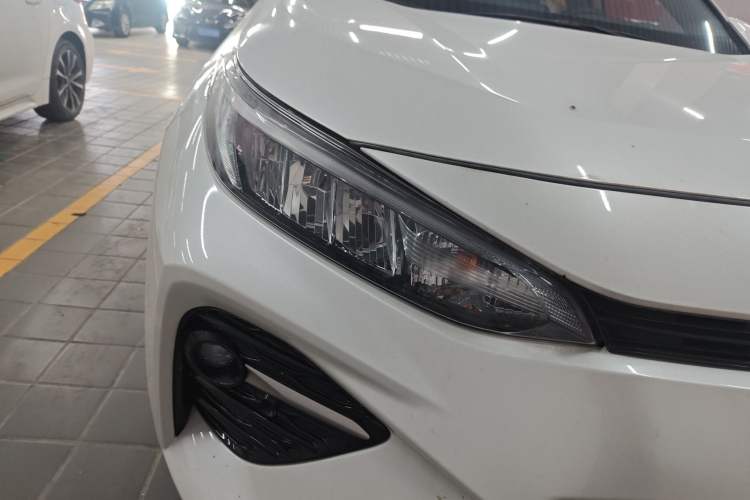 Used Toyota Wildlander 2023 2.0L CVT Two-Wheel Drive Urban Edition Right Front Headlight