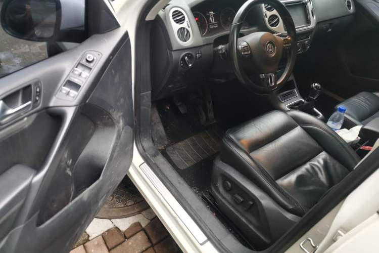 Used Volkswagen Tiguan 2015 1.8TSI Manual Two-Wheel-Drive Limited Edition Driver Seat