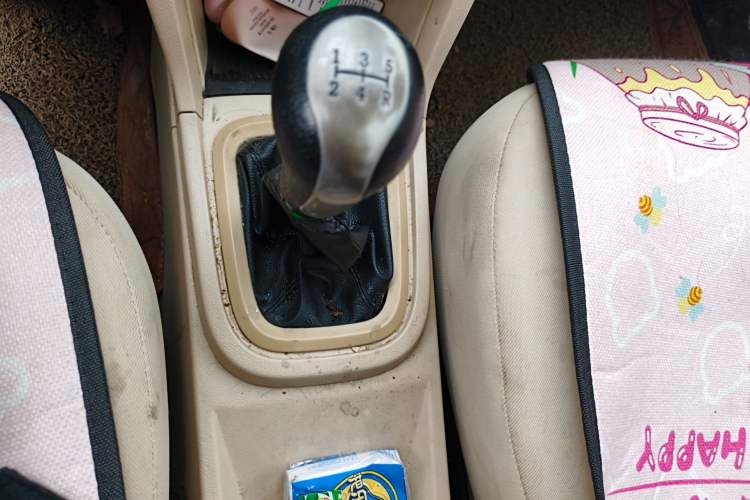 Used Chery Fengyun 2 2015 1.5L Manual New Edition Gear Lever