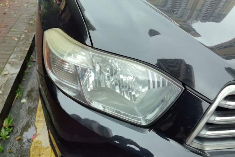 Used Toyota Highlander 2011 2.7L Two-Wheel Drive 7-Seater Luxury Edition