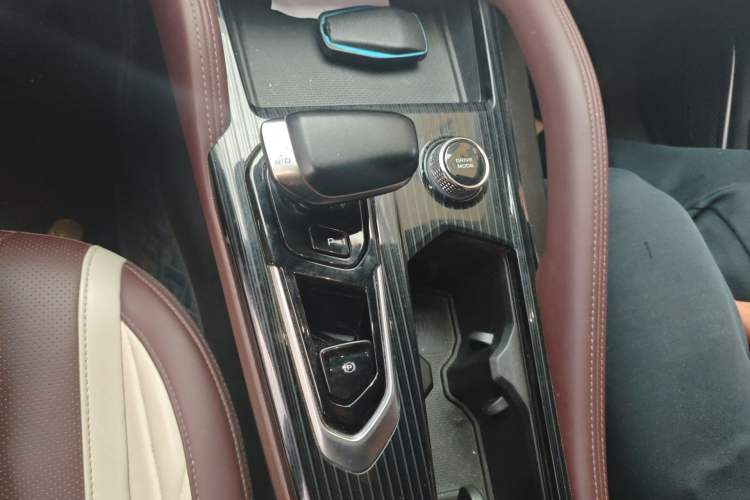 Used Geely Auto Monjaro L 2021 2.0TD DCT EVO Two-Wheel Drive Prestige Version
