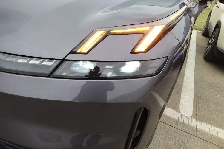 Used Lynk & Co 08 EM-P 2023 220 km Limited-Time Edition Left Front Headlight