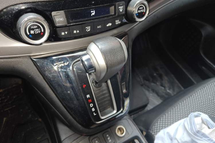 Used Honda CR-V 2015 2.4L two-wheel drive luxury version