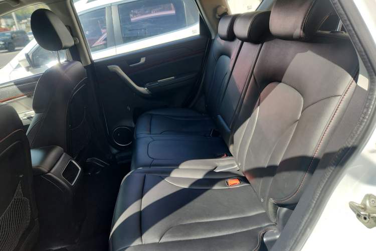 Used Haval H6 2015 Revised Version Sport Edition 1.5T Manual Transmission Two-Wheel Drive Elite Grade
