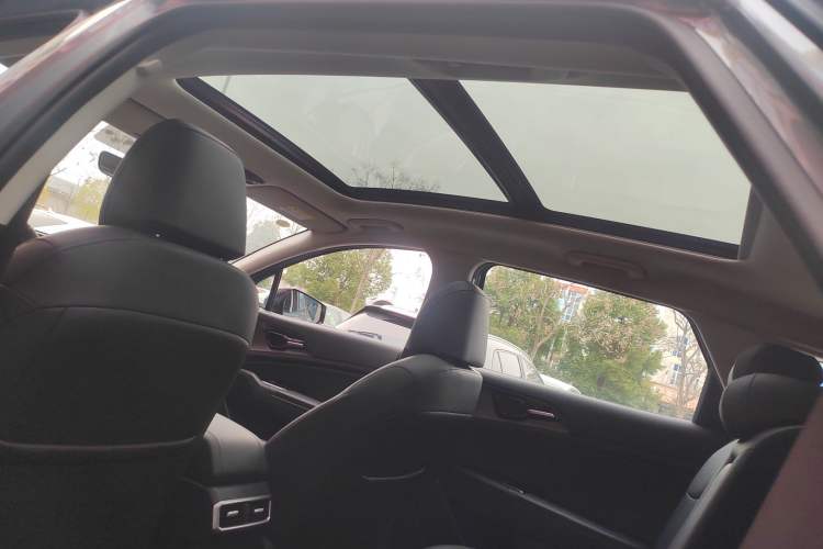 Used Kia Sportage (Chinese Domestic Model) 2025 2.0T Two-Wheel Drive Prestige Smart Edition