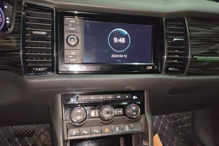 Used Skoda Kodiaq 2019 Facelifted TSI330 7-Seater Two-Wheel-Drive Deluxe Enjoyment Version China V Emission Standard Audio And AC Panel