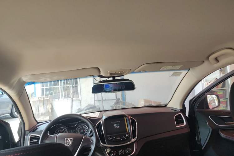 Used Baojun 560 2016 1.5T Manual Comfort Edition
