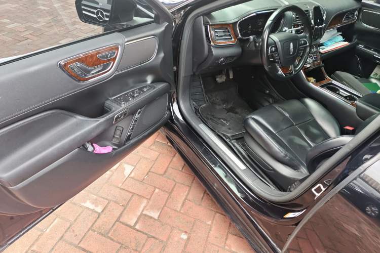 Used Lincoln Continental 2019 2.0T Two-Wheel Drive Luxury Edition China VI Standard Interior 3