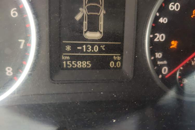 Used Volkswagen Tiguan 2010 2.0 TSI Automatic All-Wheel-Drive Elite Edition Odometer Close Up