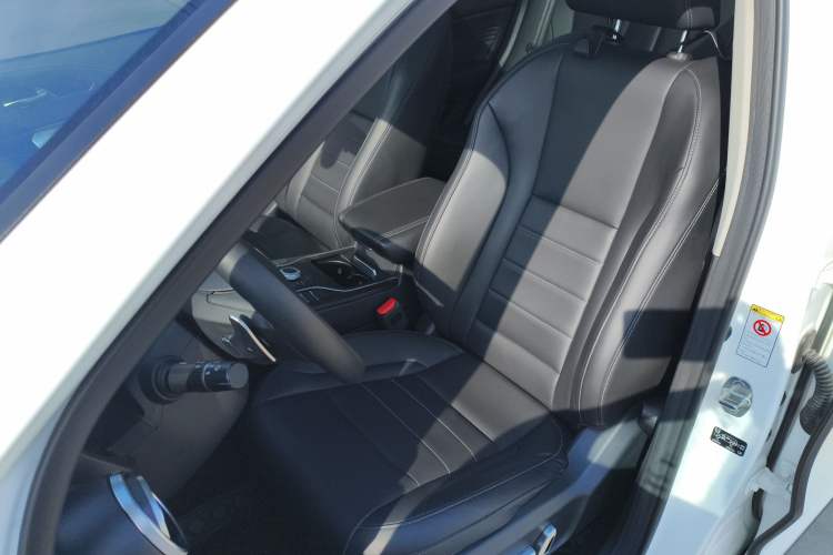 Used Wey VV5 2021 1.5T Two-Wheel Drive Color Pioneer