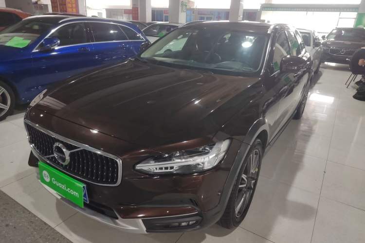 Used Volvo V90 2017 Cross Country T5 AWD Prestige Edition