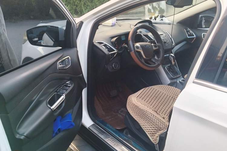 Used Ford Kuga 2013 1.6L GTDi Two-Wheel-Drive Trend Model
