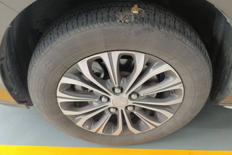 Used Buick GL8 2023 Land Executive Class 652T Luxury Model
