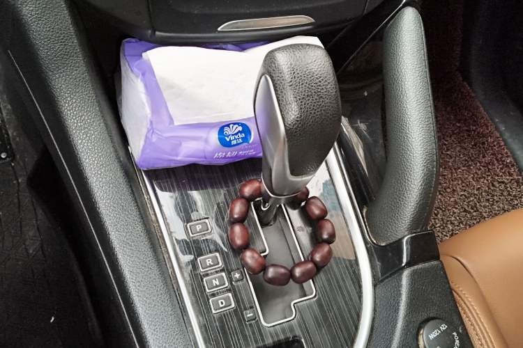 Used Dongfeng Fengdu MX5 2016 2.0L Automatic Flagship Edition Gear Lever