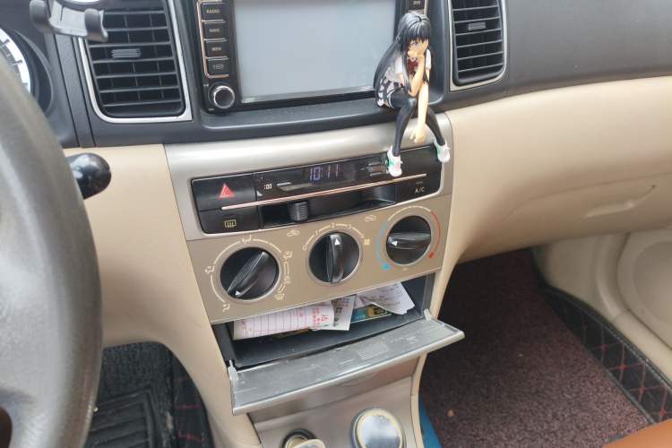 Used Toyota Corolla EX 2013 1.6L Automatic Luxury Edition Audio And AC Panel