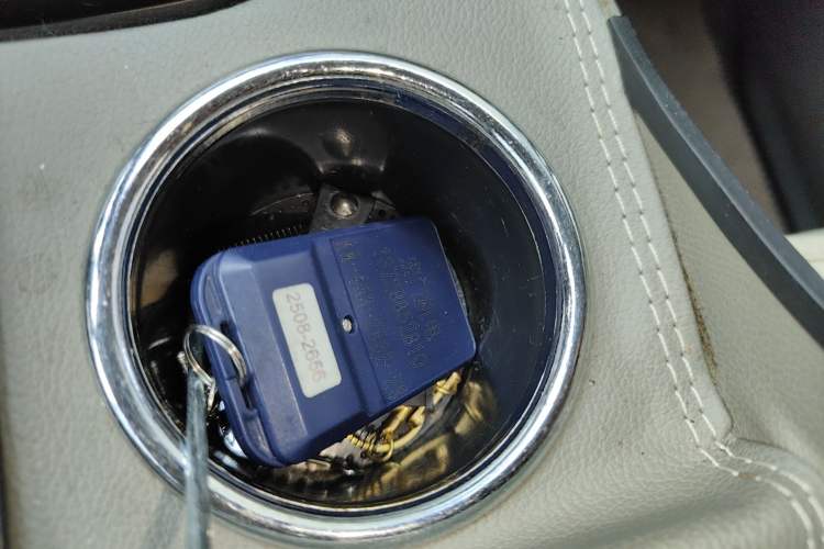 Used Nissan NV200 2016 Revised Version 1.6L CVT Luxury Edition Vehicle Key