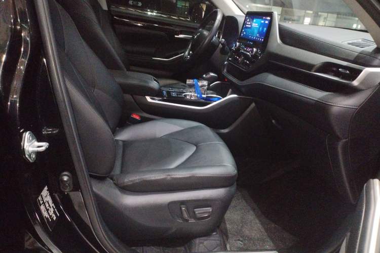 Used Toyota Highlander 2022 Dual-Engine 2.5L Four-Wheel Drive Prestige Version 7 Seats