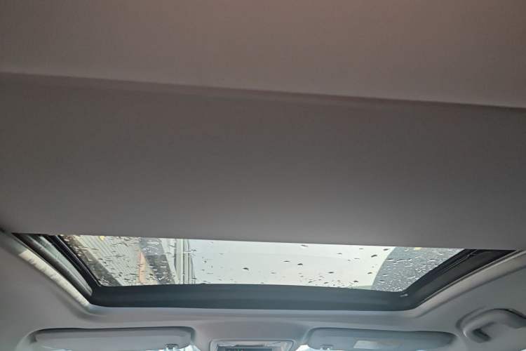 Used Chevrolet Malibu XL 2022 535T Automatic Sport Edition Headliner