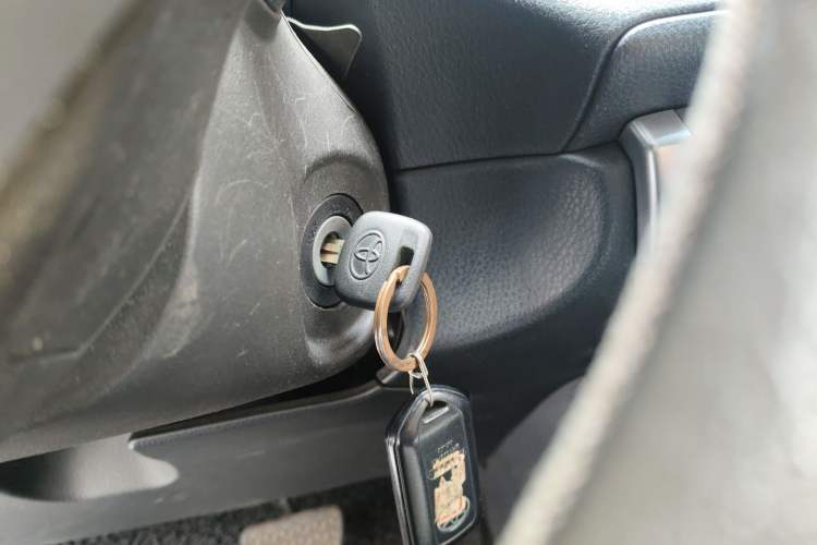 Used Toyota YARiS L Zhi Xuan 2015 1.5E Automatic Charm Edition
