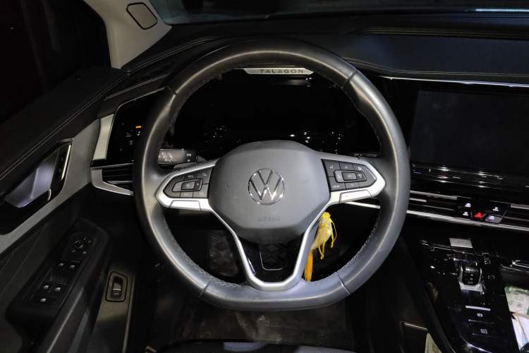 Used Volkswagen Talagon 2022 380TSI All-Wheel-Drive Luxury Prestige Pro 7-Seater Steering Wheel