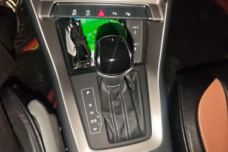Used Audi Q3 2022 35 TFSI Fashion Dynamic Model Gear Lever