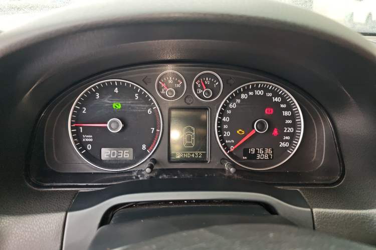 Used Volkswagen Passat 2009 1.8T Automatic Luxury Edition Instrument Cluster