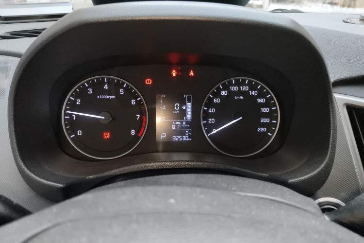 Used Hyundai ix25 2015 1.6L Automatic Two-Wheel-Drive Deluxe DLX Model
