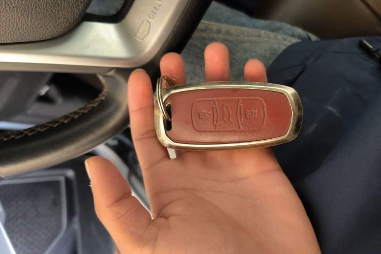 Used Geely Auto Emgrand X7 Sport 2016 1.8TD Automatic ZhiZun Version
