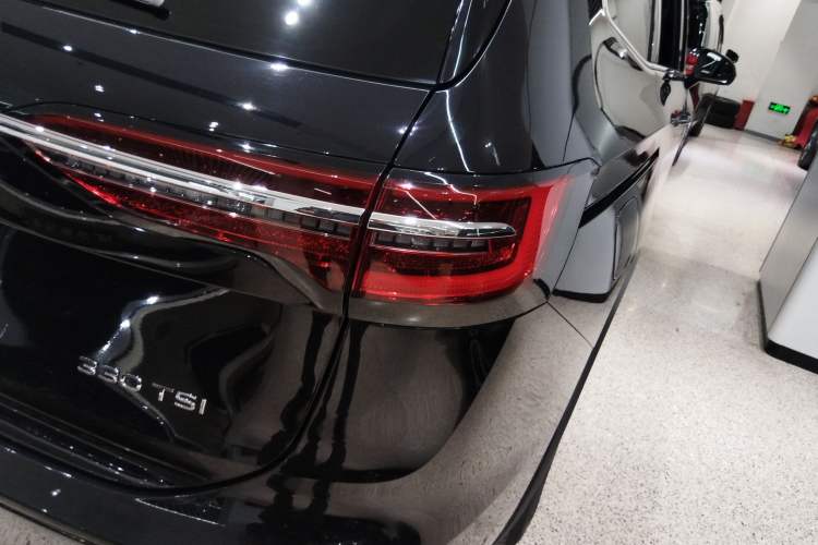 Used Volkswagen Viloran 2024 330TSI Business Edition Right Rear Taillight