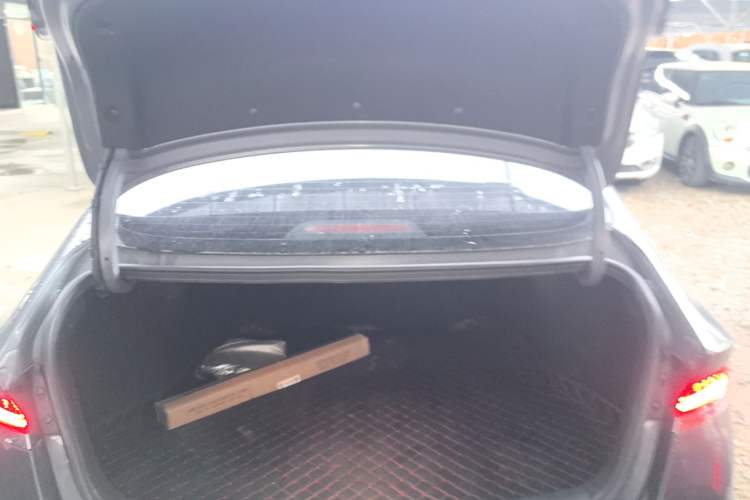 Used Hyundai Lafesta 2019 280TGDi Smart Speed Version China VI Standard Trunk